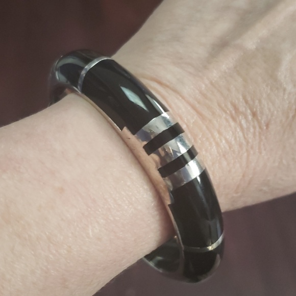 Black and silver enamel bangle - Picture 2 of 4